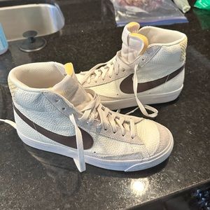 Nike Blazer Mid ‘77